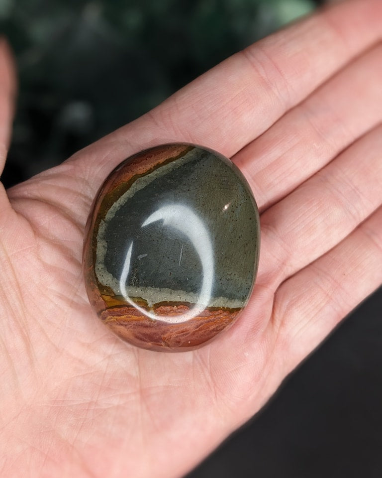 Polymorphic Jasper Palm Stones